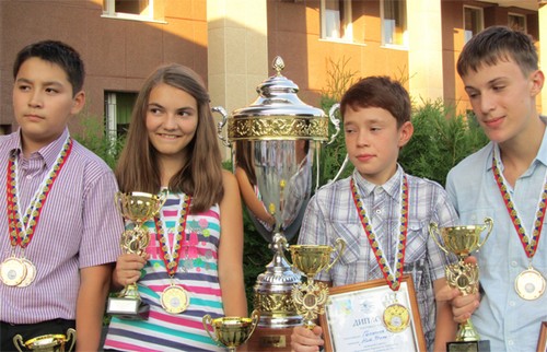 Чемпионами Европы среди школьных команд стали ребята из команды "Челны-1"